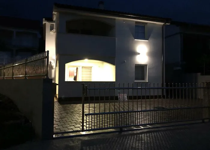 Bau Bab 아파트 Kruševo
